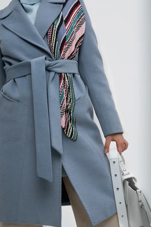 Классическое пальто под пояс в цвете голубой лед | Capitol