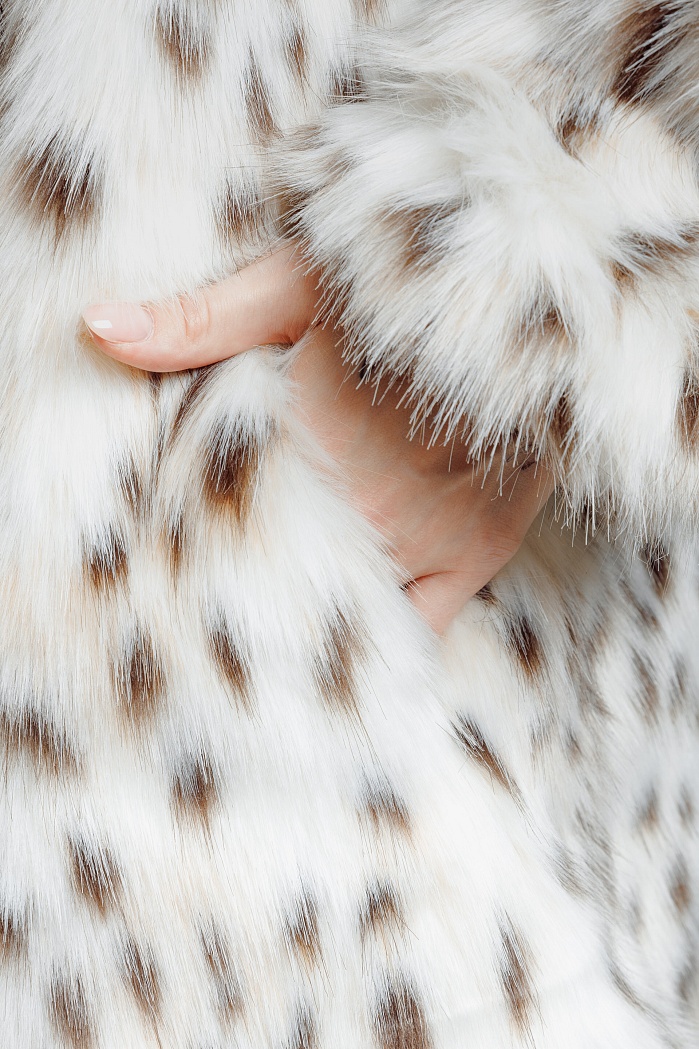Полупальто женское (эко мех) принт: белый леопард | Capitol